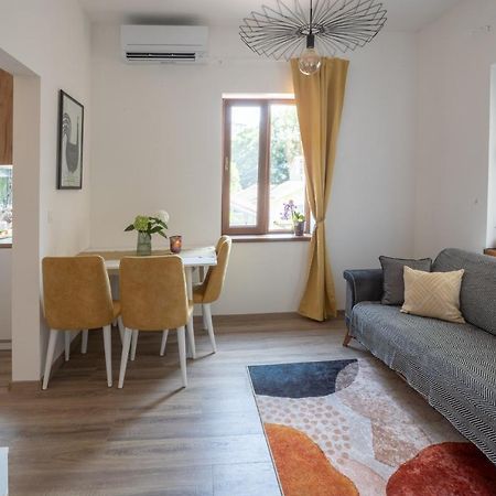 Linden House - A Lovely Apartment In Central Varna Extérieur photo