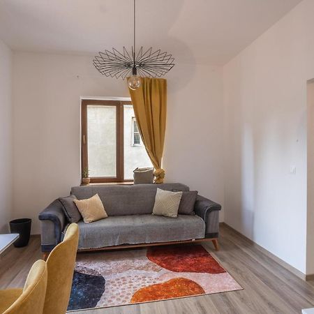 Linden House - A Lovely Apartment In Central Varna Extérieur photo