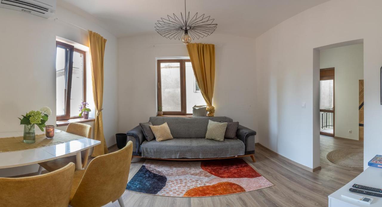 Linden House - A Lovely Apartment In Central Varna Extérieur photo