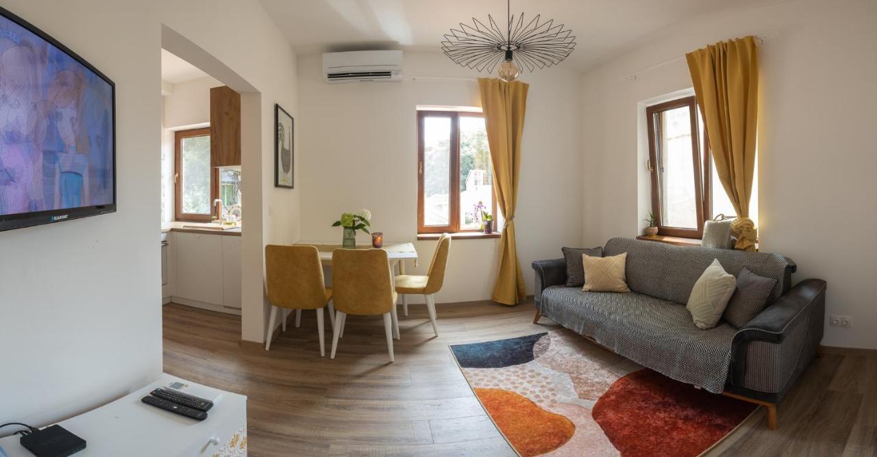 Linden House - A Lovely Apartment In Central Varna Extérieur photo
