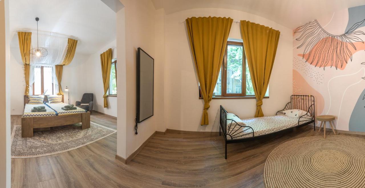 Linden House - A Lovely Apartment In Central Varna Extérieur photo