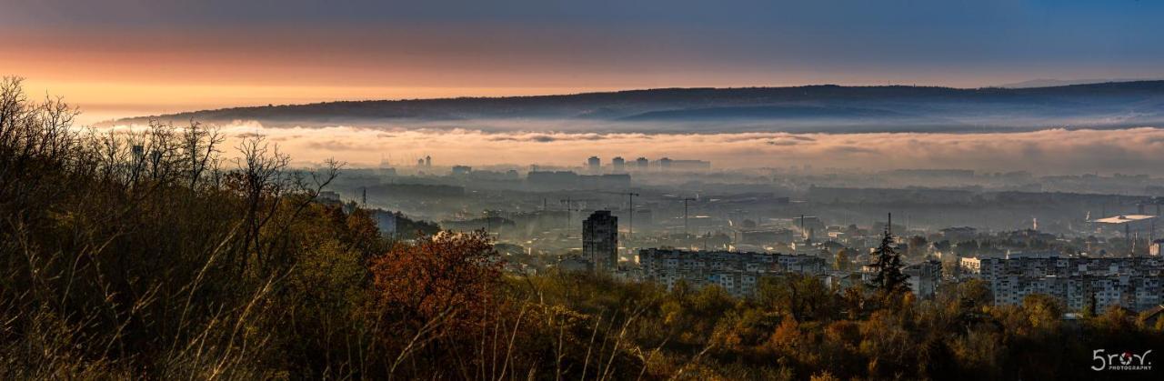 Linden House - A Lovely Apartment In Central Varna Extérieur photo