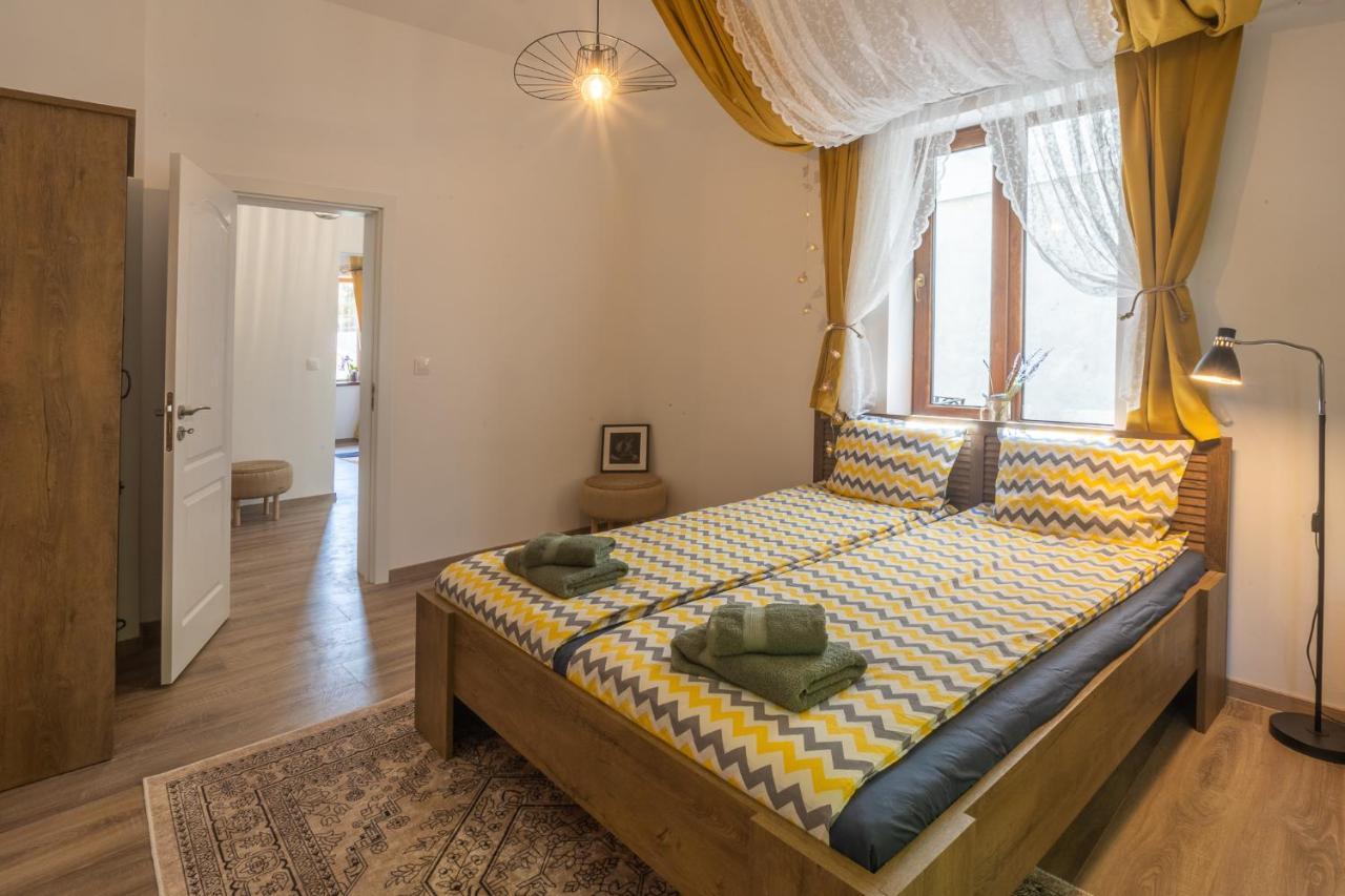 Linden House - A Lovely Apartment In Central Varna Extérieur photo