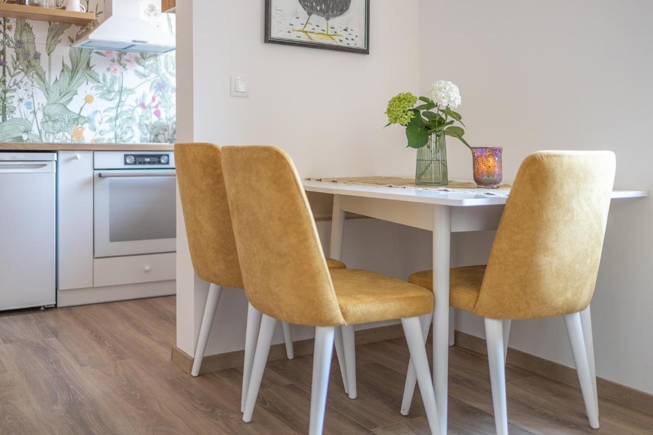 Linden House - A Lovely Apartment In Central Varna Extérieur photo
